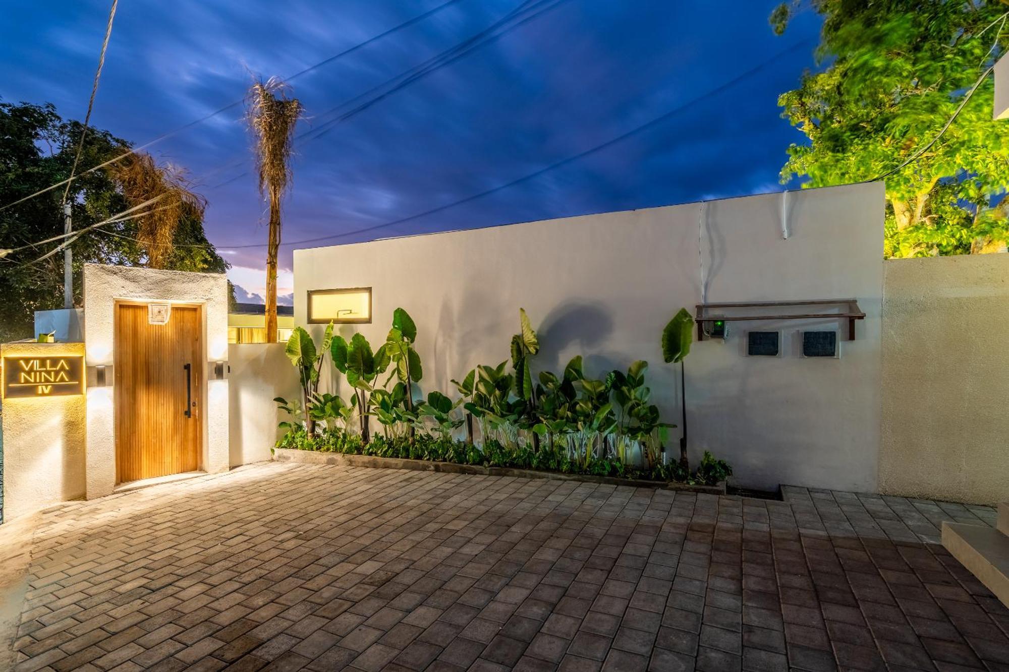 Villa Nina Complex *