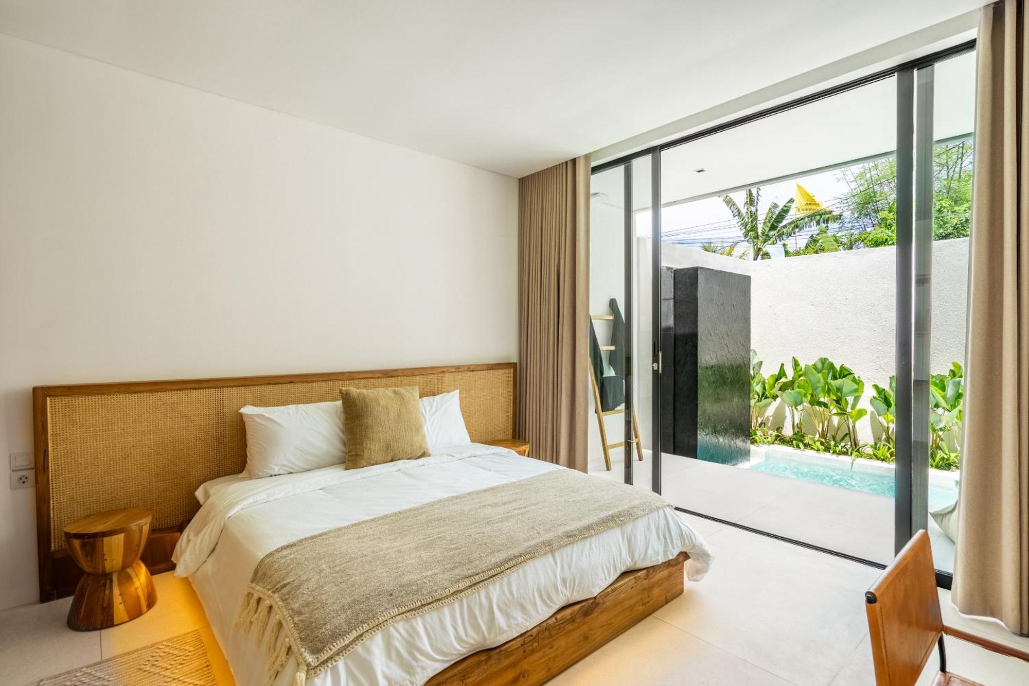 Villa Nina Complex *