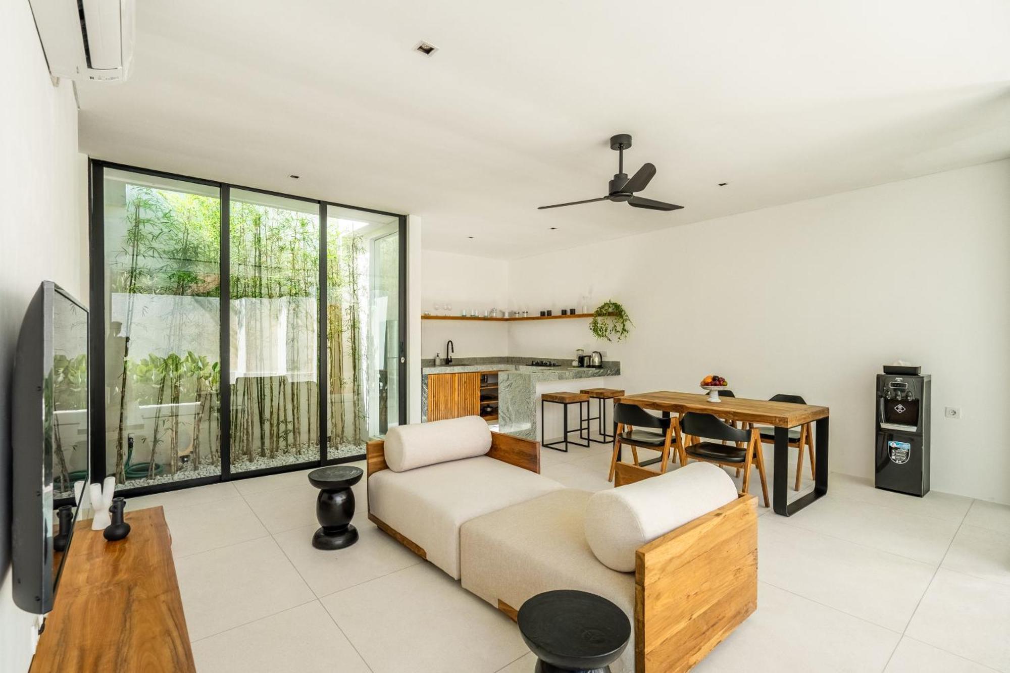 Villa Nina Complex *