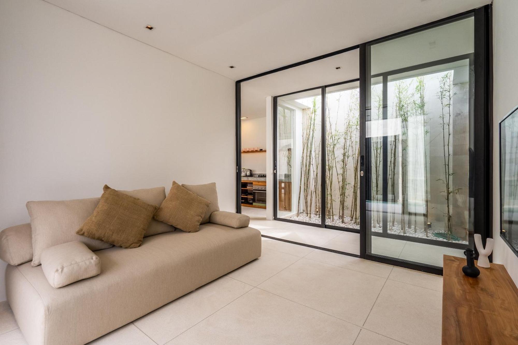 Villa Nina Complex *