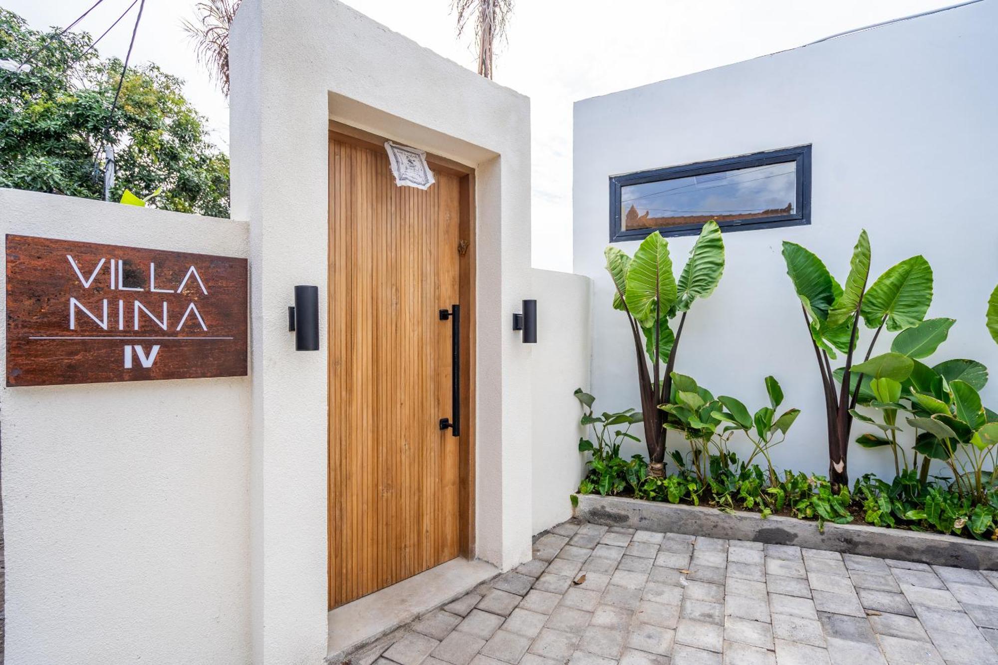 Villa Nina Complex *